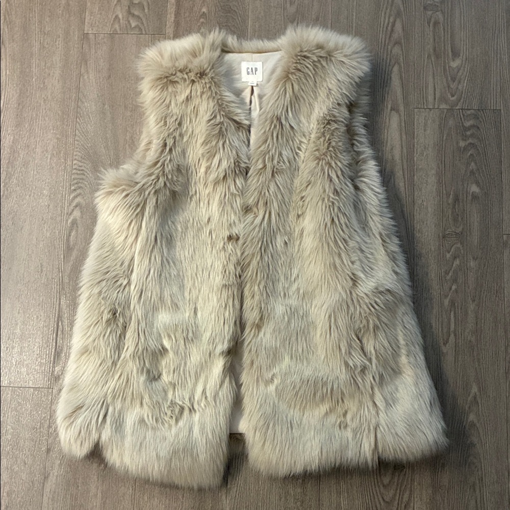 GAP Soft Faux Fur Vest in Beige